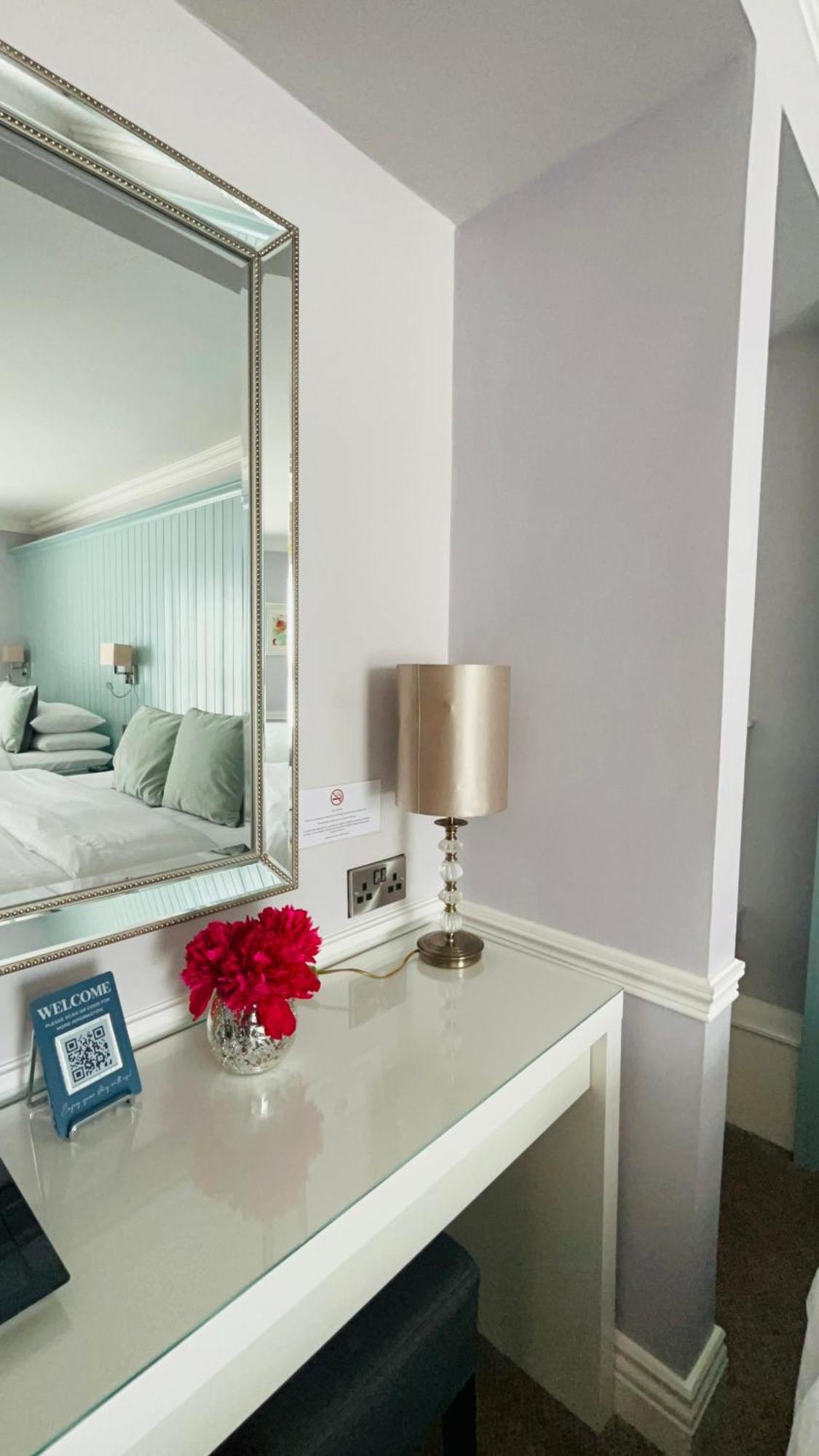 Hayes Hotel Тёрлс Экстерьер фото